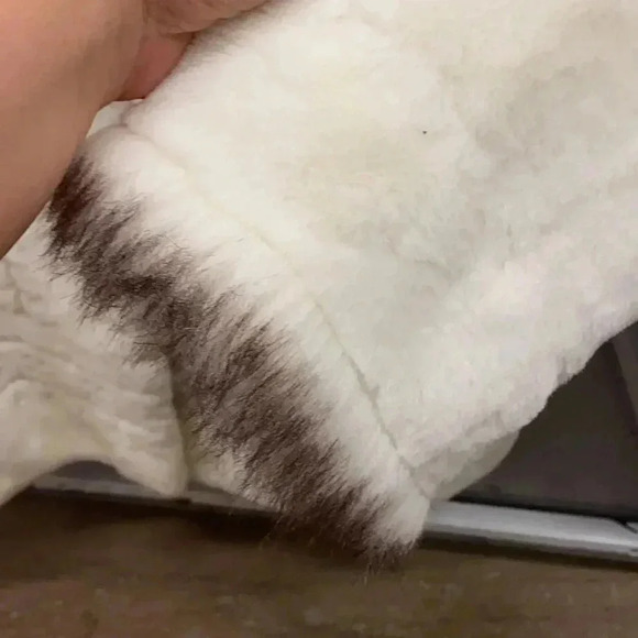 Faux fur vintage winter  coat with tree details - Picture 3 of 11